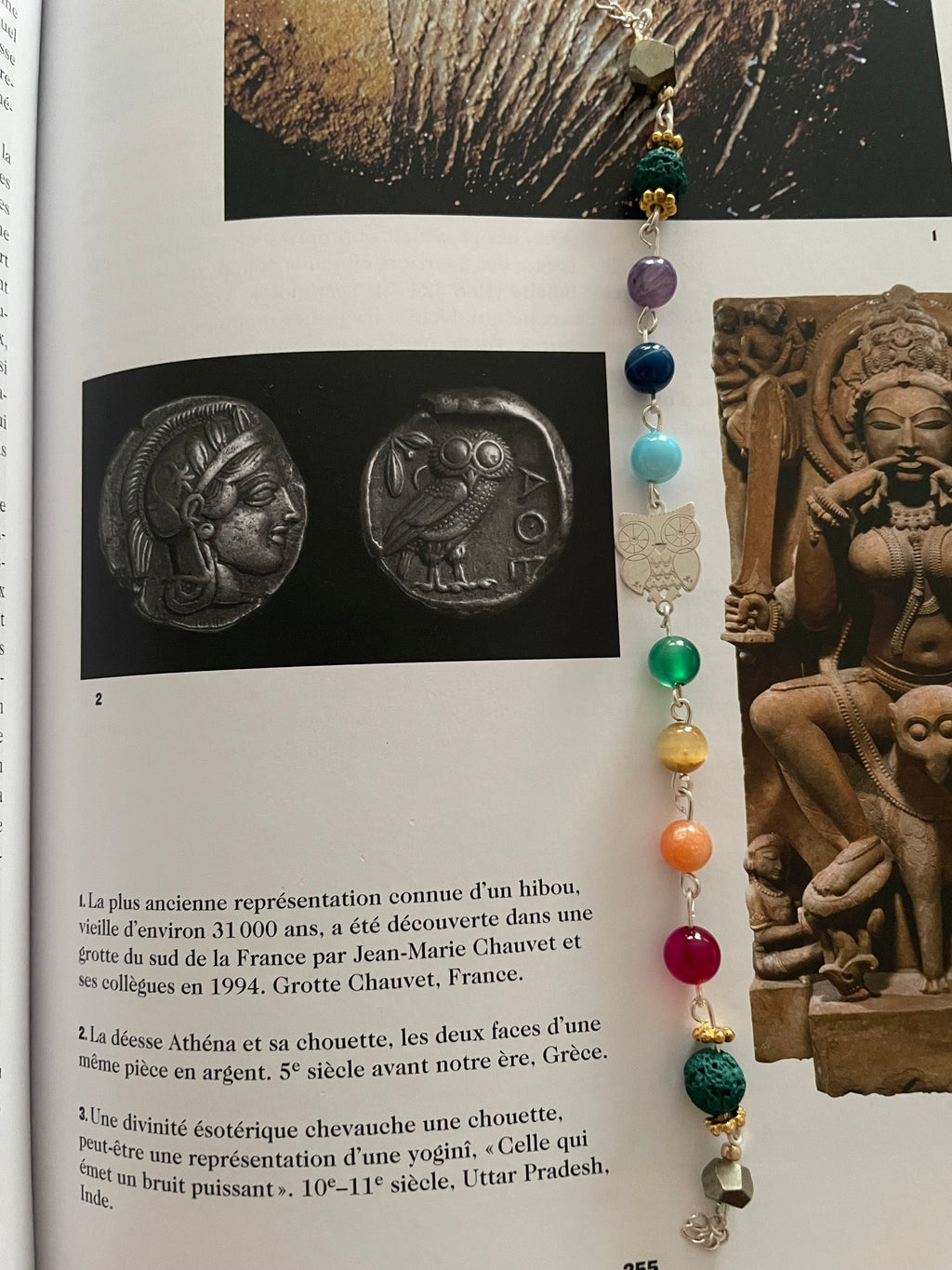 ✨ Bracelet Artisanal “Hibou d’Athéna” – Plaqué Argent Pierres des Chakras (Pièce Unique)