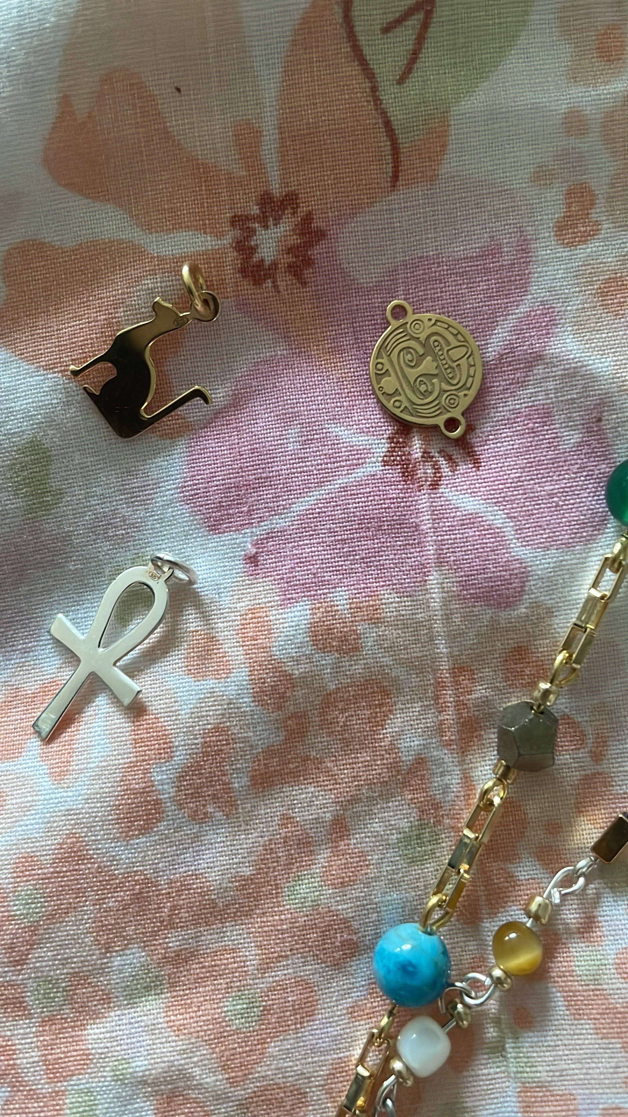 Chaîne en Or avec Croix des Dieux –  Or