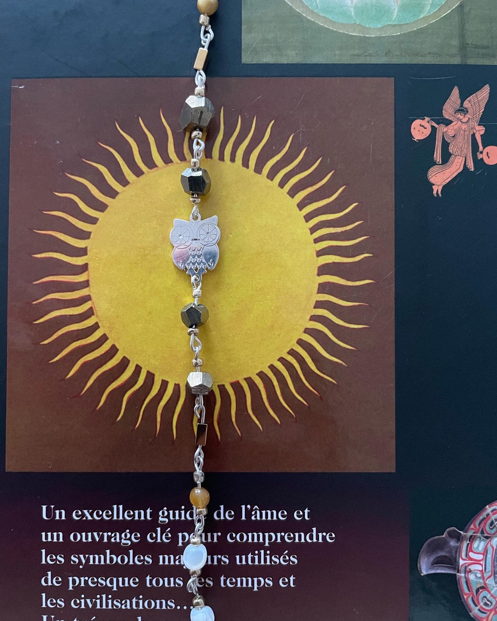 ✨ Bracelet Artisanal “Hibou d’Athéna” – Plaqué Argent Pierres des Chakras (Pièce Unique)