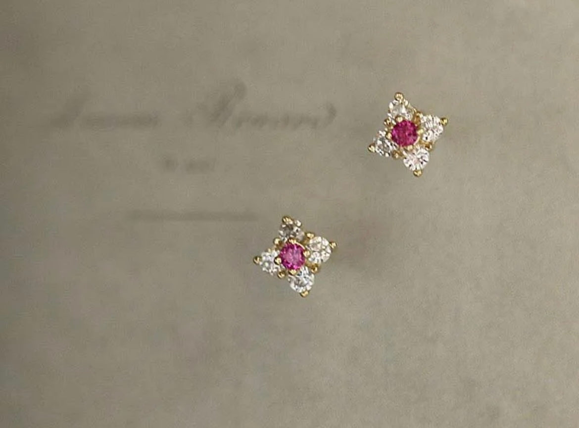 Petite boucle d’oreille de trèfle à 4 feuilles or 14 k