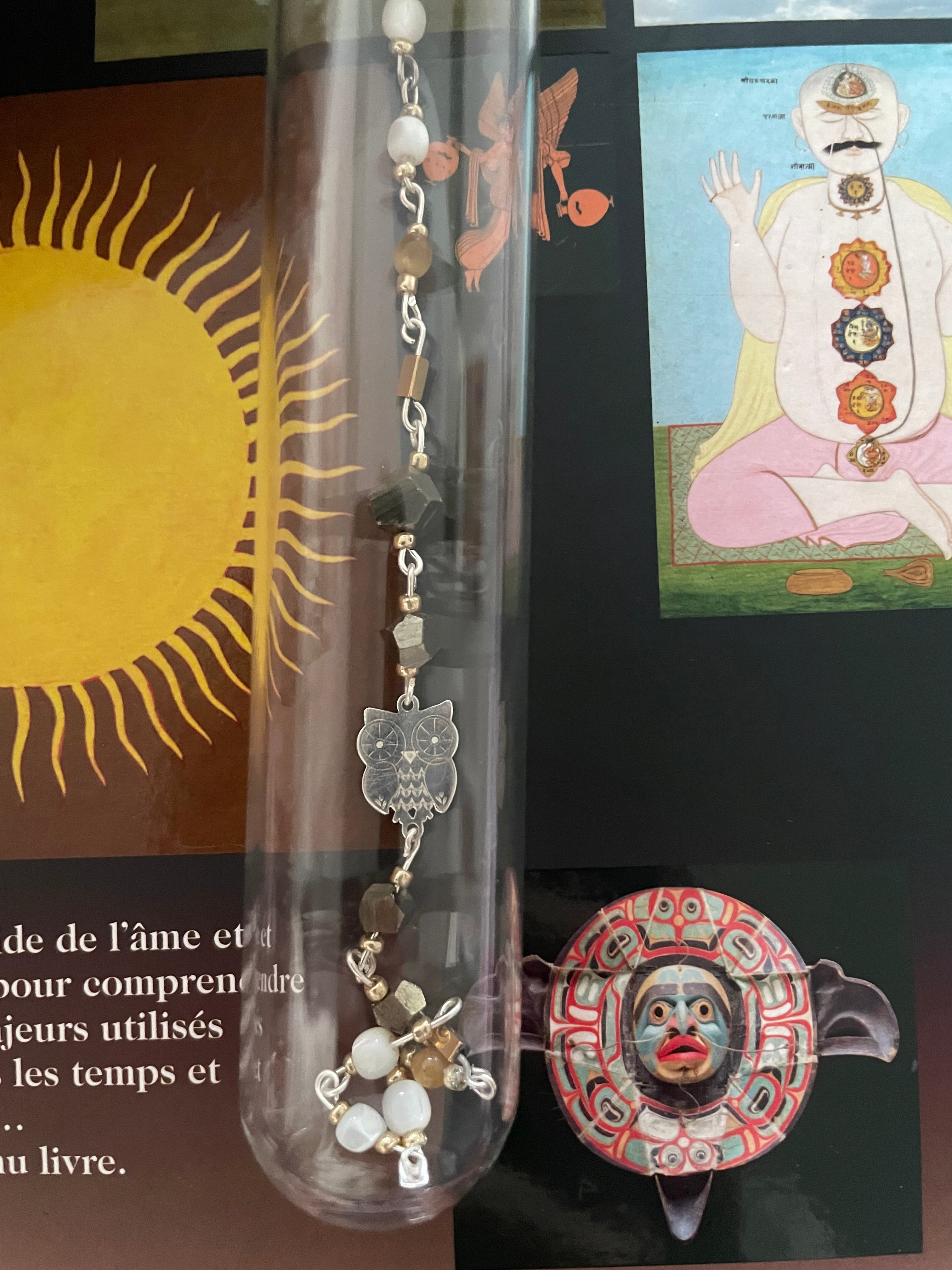 ✨ Bracelet Artisanal “Hibou d’Athéna” – Plaqué Argent Pierres des Chakras (Pièce Unique)
