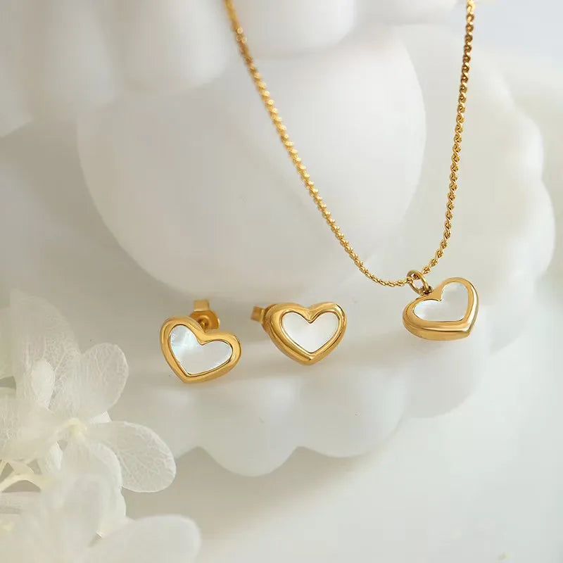 Collier Cœur Plaqué Or – Blanc ou Rouge + Boucles d’oreilles assorties