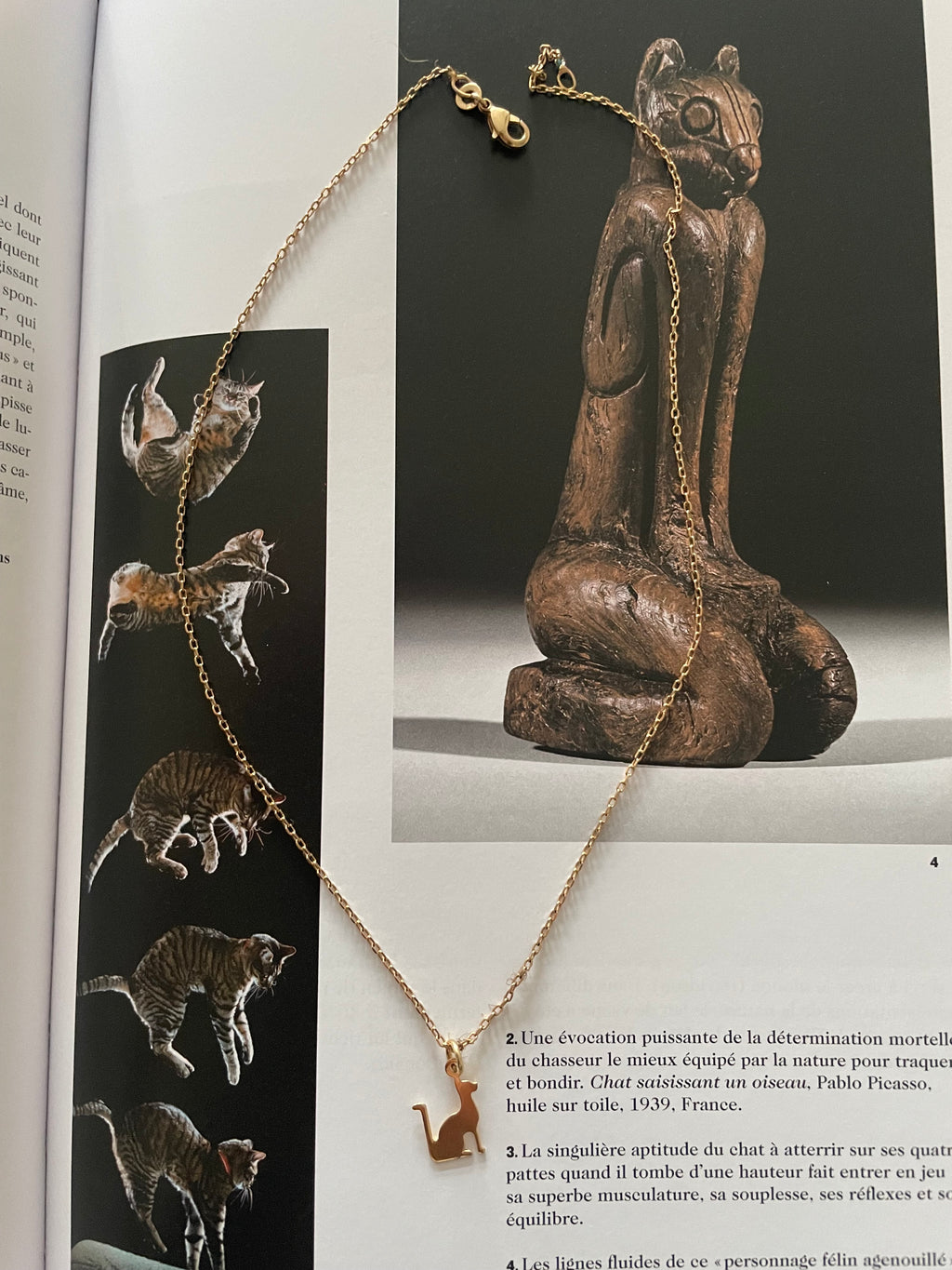 ✨ Collier Chat Égyptien – Artisanal en Or