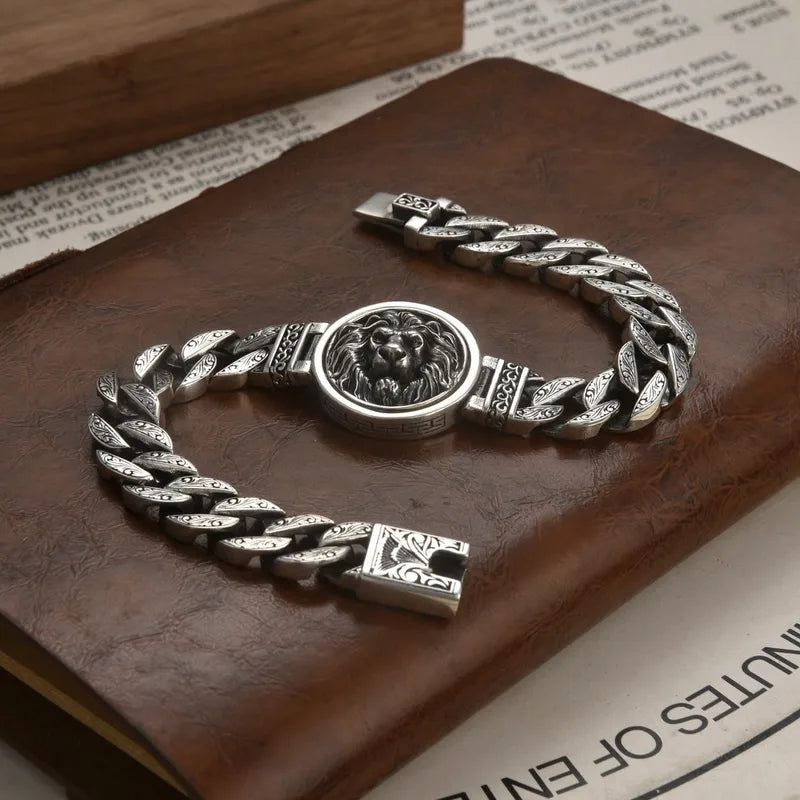 Bracelet en cuivre avec tête de lion rotative – roi de la forêt