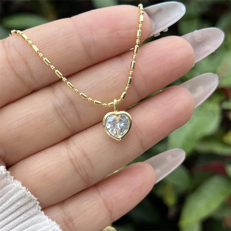 Collier pendentif forme en cuivre plaqué or 18K avec zircon