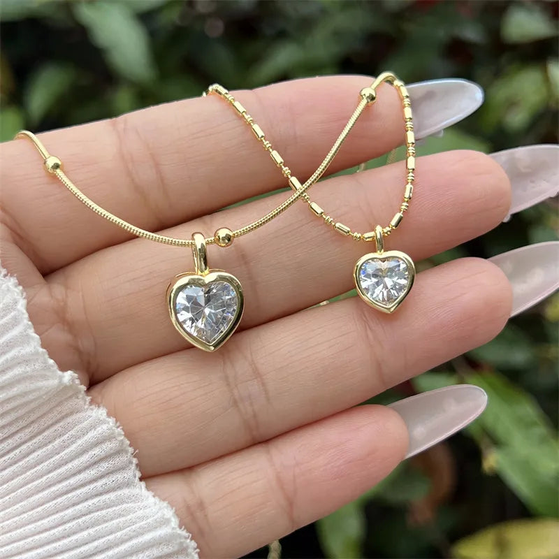 Collier pendentif forme en cuivre plaqué or 18K avec zircon
