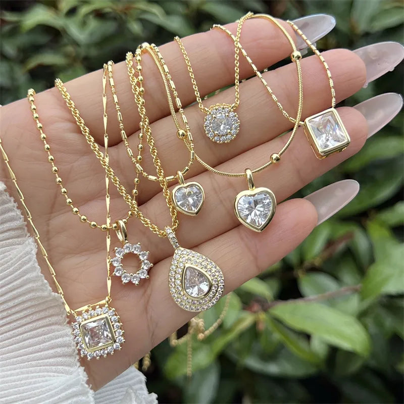 Collier pendentif forme en cuivre plaqué or 18K avec zircon