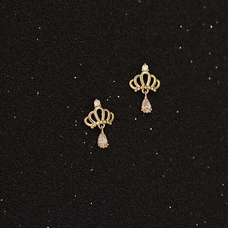 ✨ Boucles d’oreilles Couronne – Élégance royale discret